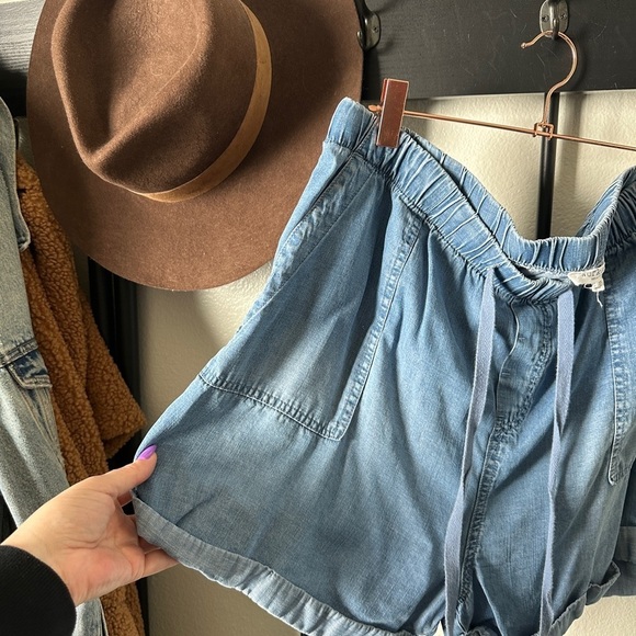 Workshop medium wash chambray denim jean roll up pull on boho baggy cargo shorts - Picture 3 of 4